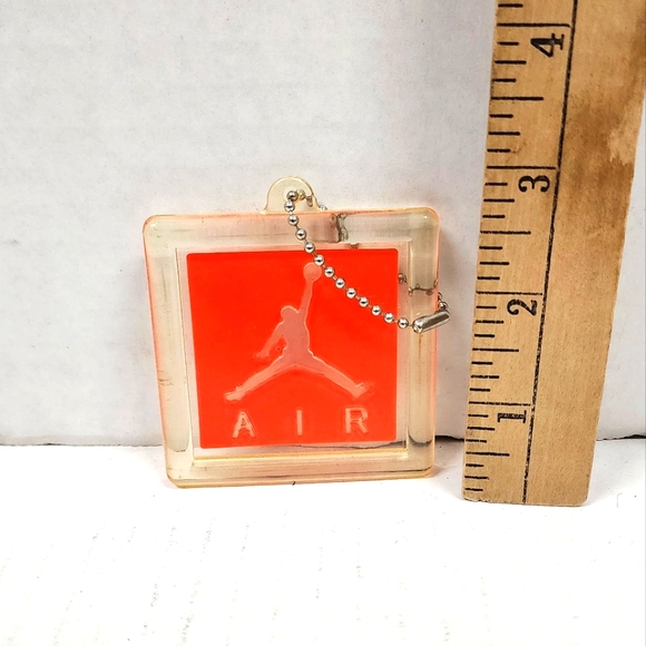 Vintage Jordan Nike Air Hang Tag Keychain - Picture 1 of 3